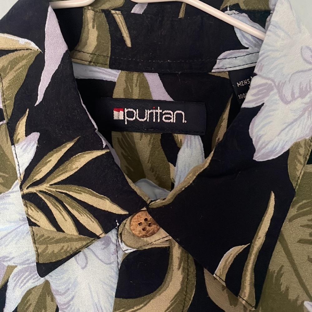 Hawaiian button down - Picture 3 of 4